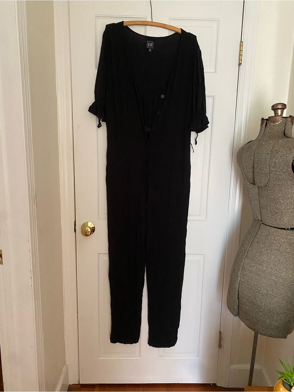 GAP Black Button-Front Short Puff Sleeve Jumpsuit with Pockets size 16 Tall